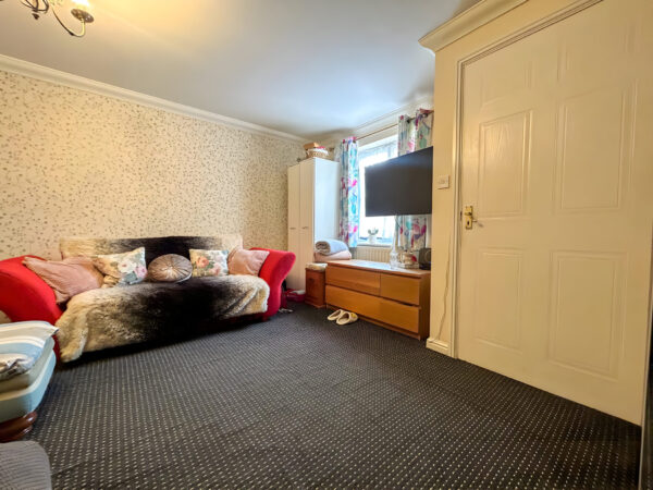 3 Bedroom House  - High Wycombe