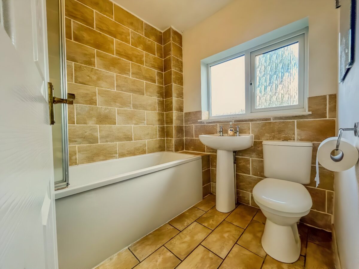 2 Bedroom House - High Wycombe