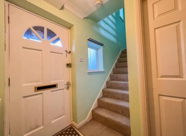 2 Bedroom House - High Wycombe