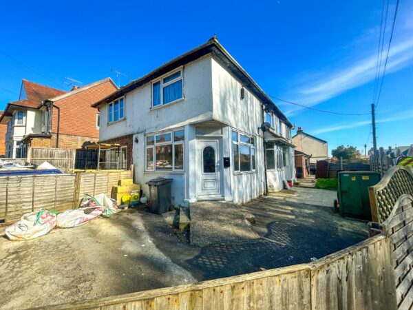 1 Bedroom Flat  - High Wycombe