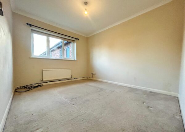2 Bedroom House - High Wycombe