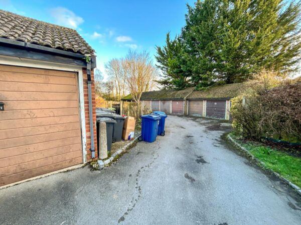 2 Bedroom House - High Wycombe