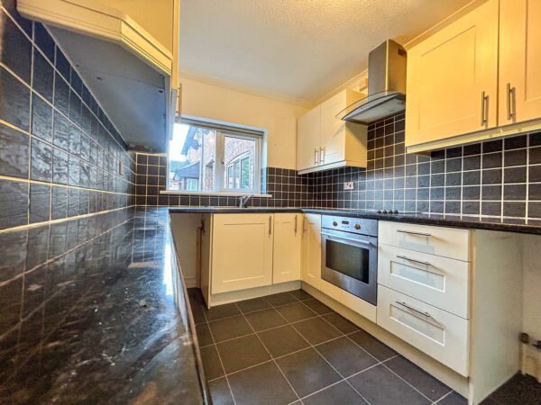 2 Bedroom House - High Wycombe