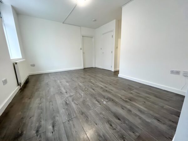 1 Bedroom Apartment  - High Wycombe