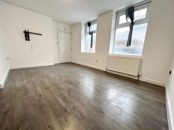 1 Bedroom Apartment  - High Wycombe