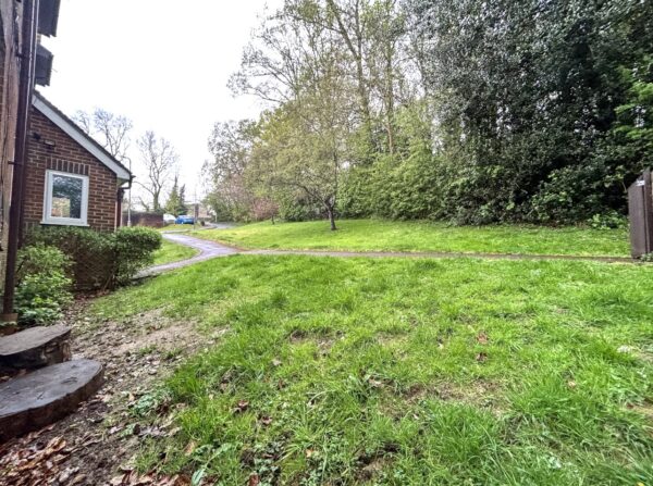 2 Bedroom Flat  - High Wycombe