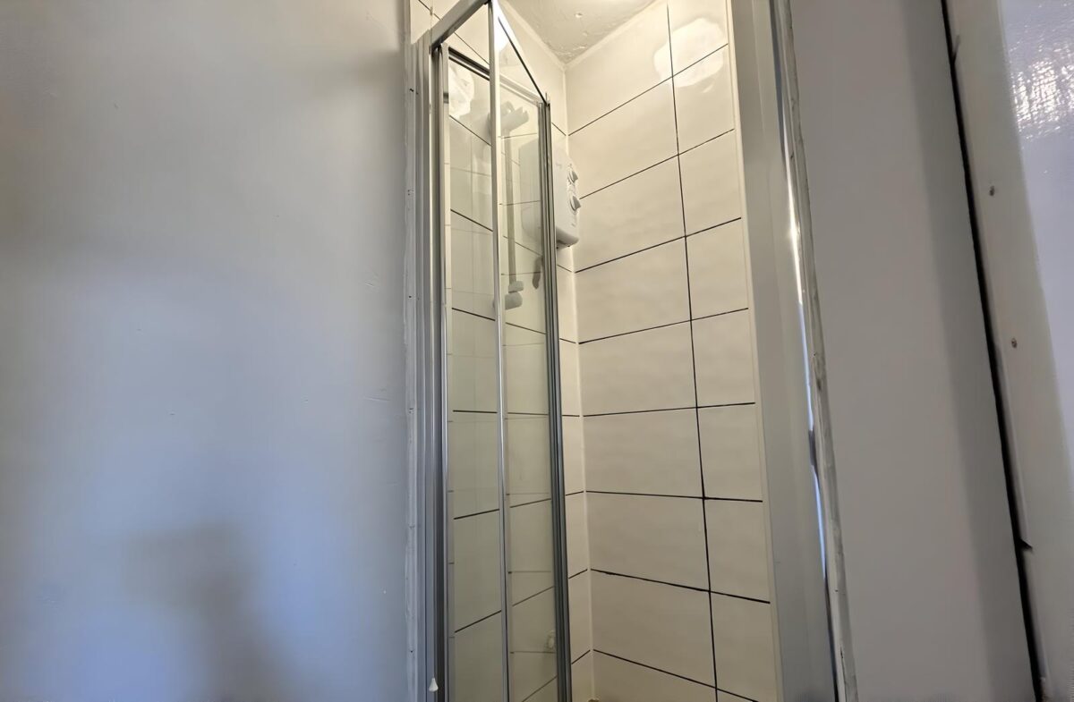Large Furnished Room  - High Wycombe