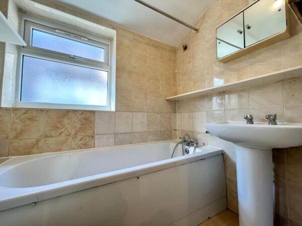 2 Bedroom Flat  - High Wycombe