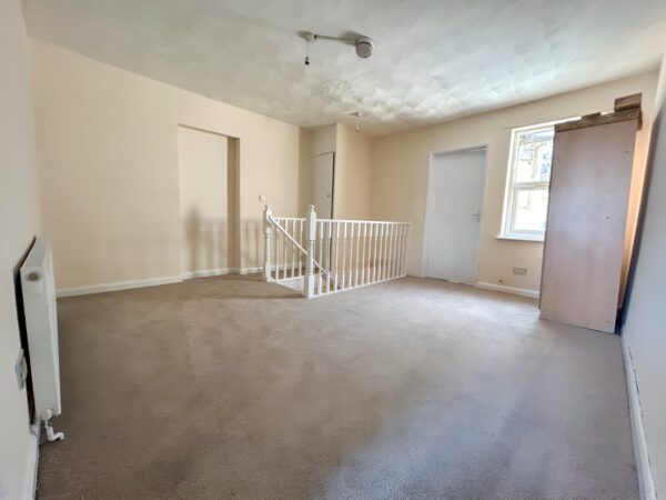 2 Bedroom Flat  - High Wycombe