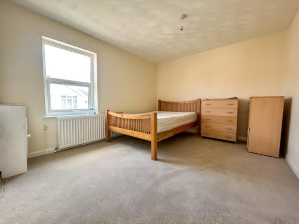 2 Bedroom Flat  - High Wycombe