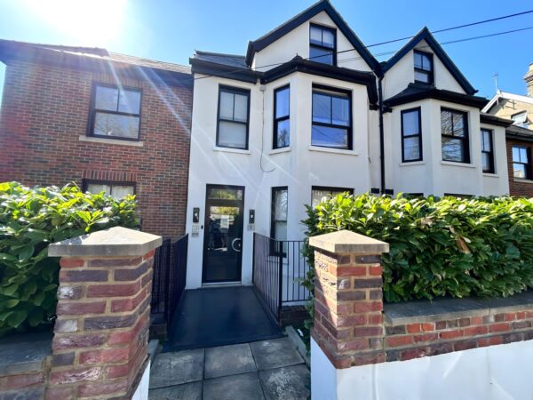 Studio Flat  - High Wycombe