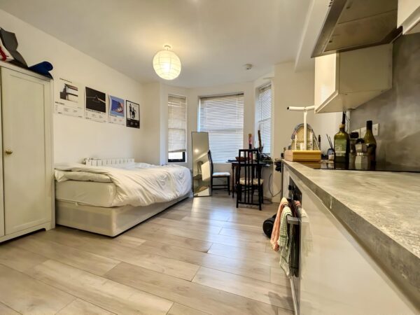 Studio Flat  - High Wycombe