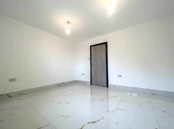 Modern Studio Flat  - High Wycombe
