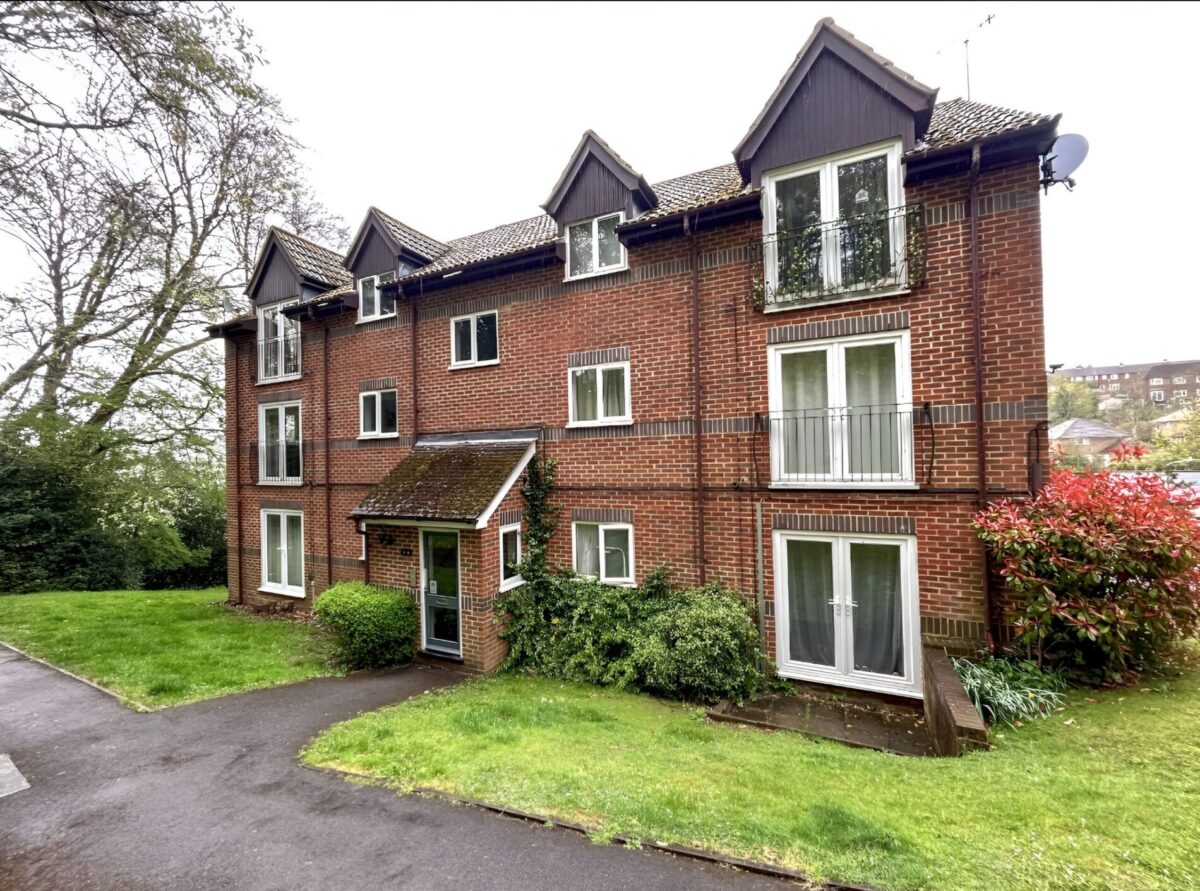 2 Bedroom Flat  - High Wycombe