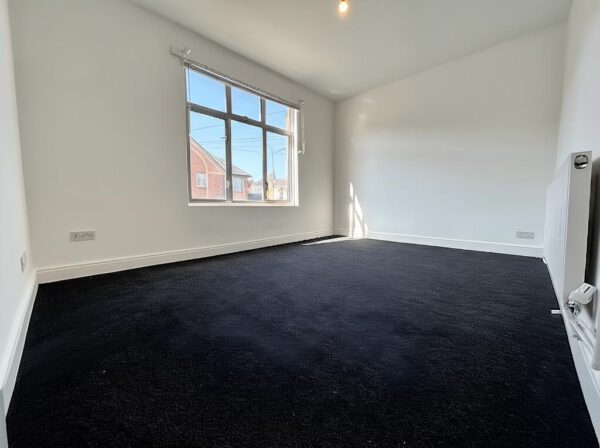 Large Furnished Room  - High Wycombe