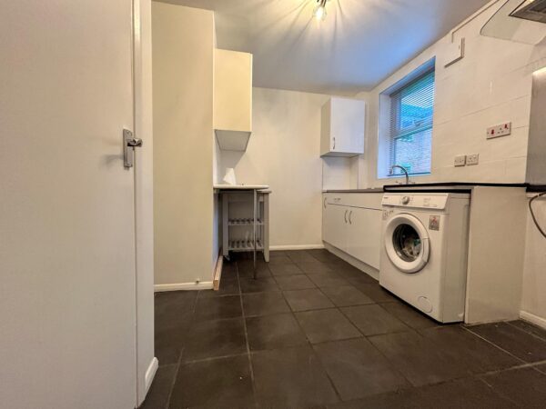 2 Bedroom Flat - High Wycombe