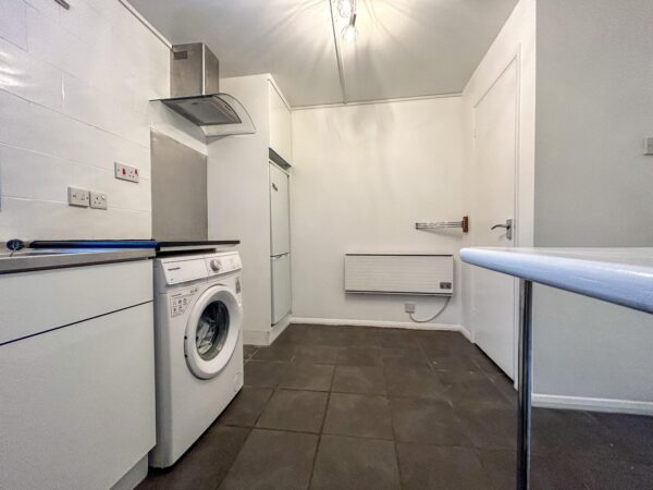 2 Bedroom Flat - High Wycombe