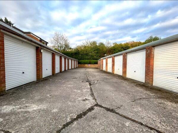 2 Bedroom Flat - High Wycombe