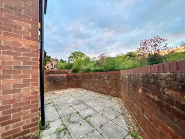 1 Bedroom Flat  - High Wycombe