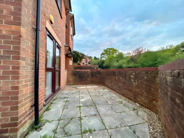 1 Bedroom Flat  - High Wycombe