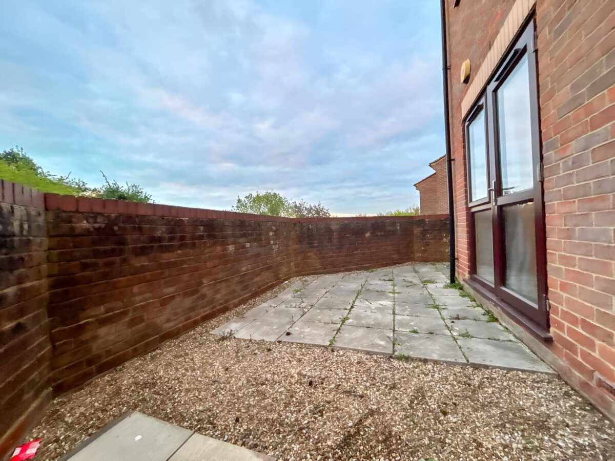 1 Bedroom Flat  - High Wycombe