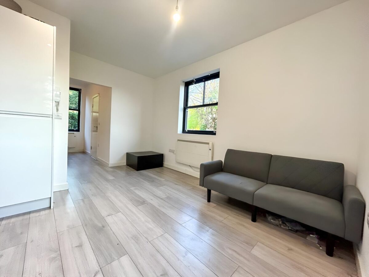 1 Bedroom Flat  - High Wycombe