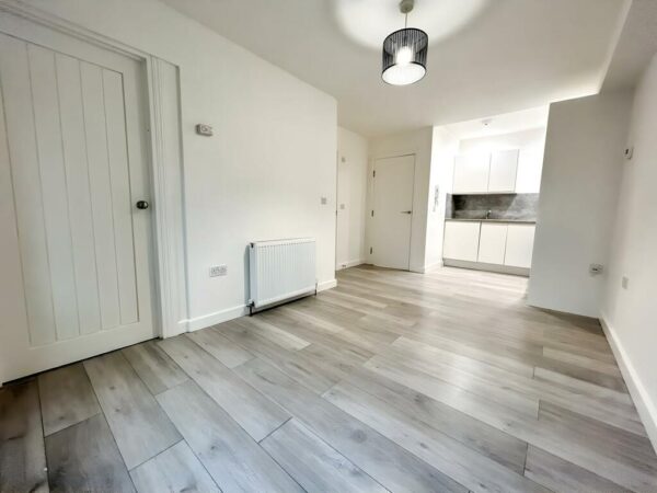 1 Bedroom Apartment  - High Wycombe