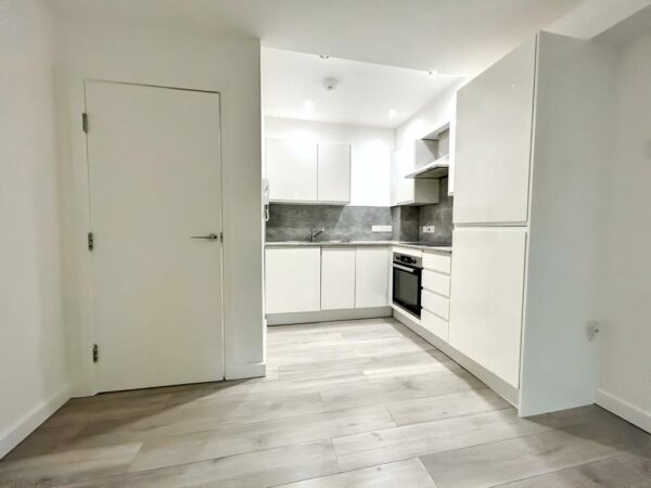 1 Bedroom Apartment  - High Wycombe