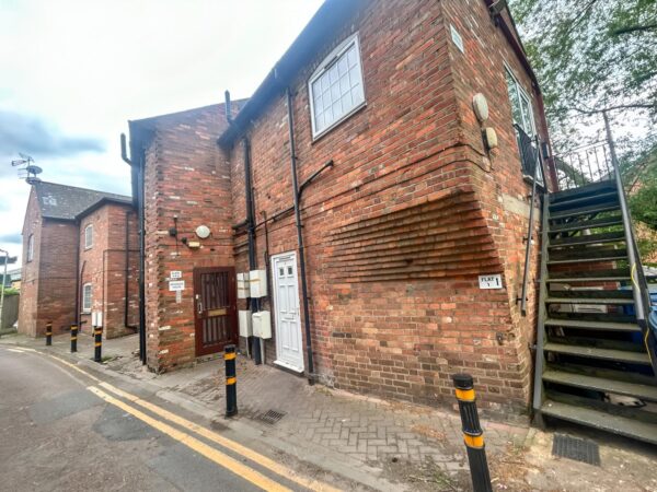 Studio Flat  - High Wycombe