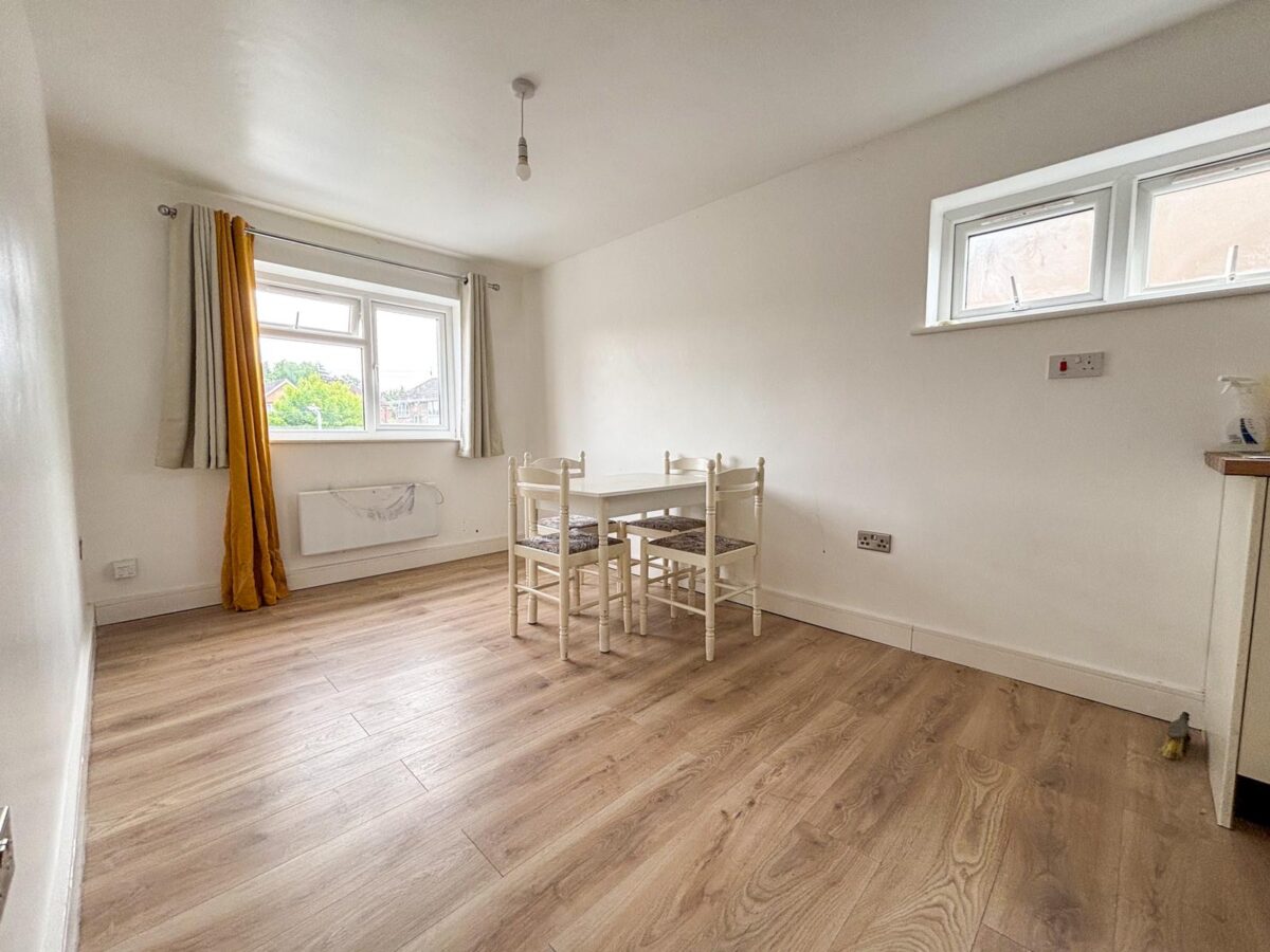 4 Bedroom Flat  - High Wycombe
