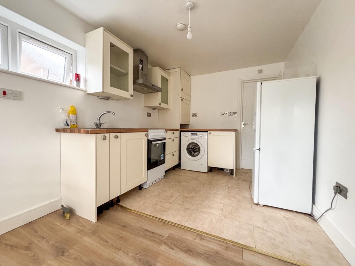 4 Bedroom Flat  - High Wycombe