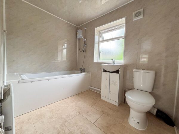 4 Bedroom Flat  - High Wycombe