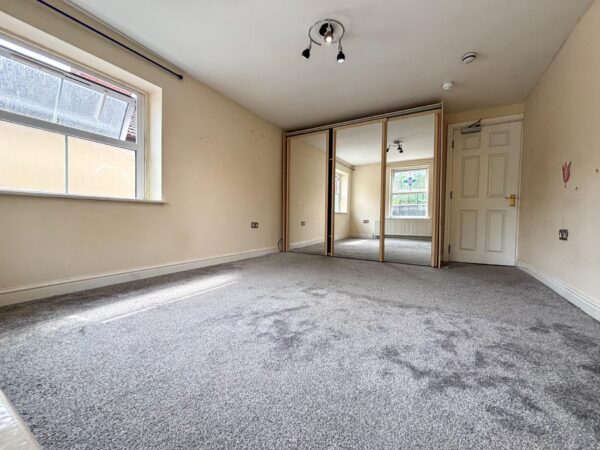 1 Bedroom Flat  - High Wycombe
