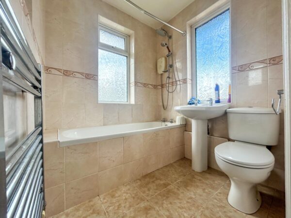 3/4 Bedroom House  - High Wycombe