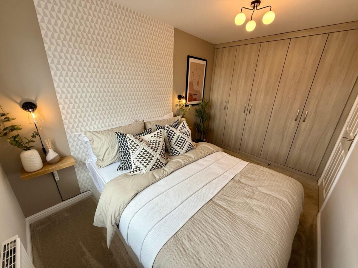 Furnished 2 Bedroom House  - NG17