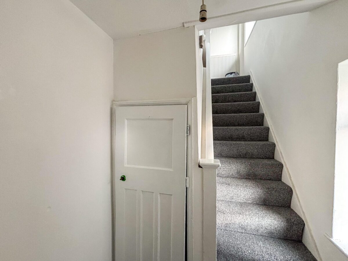 Large 1 Bedroom Flat - High Wycombe