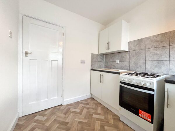Large 1 Bedroom Flat - High Wycombe