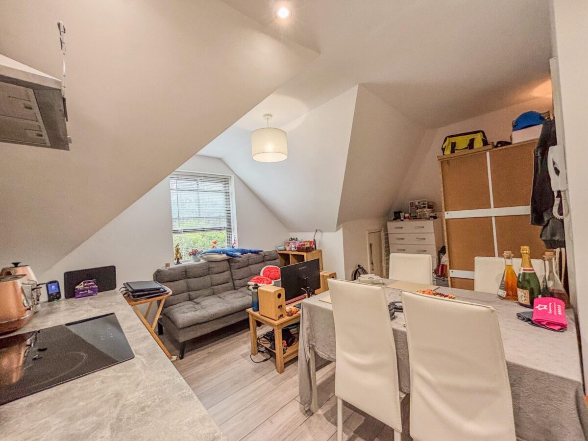 Furnished Studio Flat  - High Wycombe
