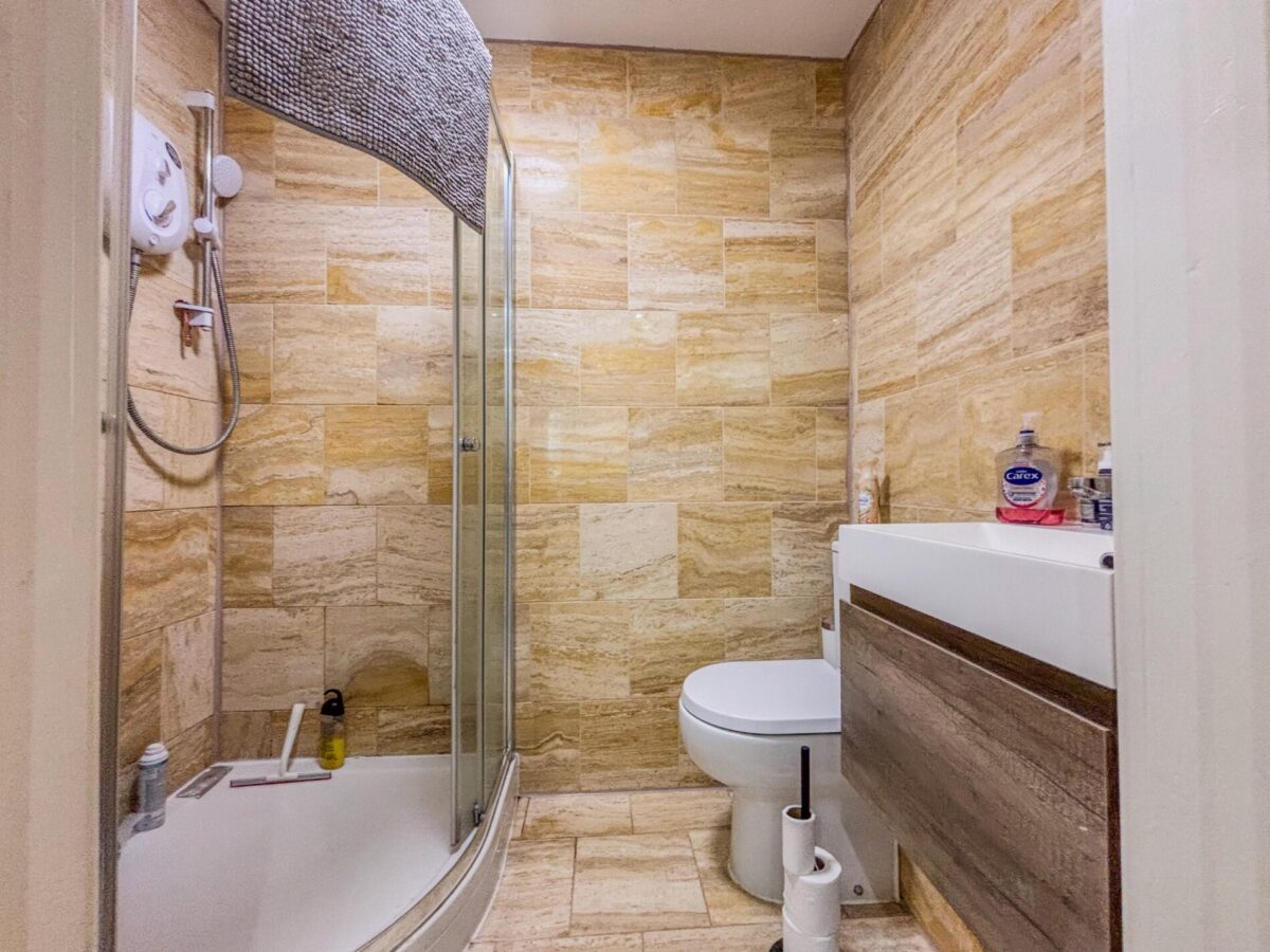 Furnished Studio Flat  - High Wycombe