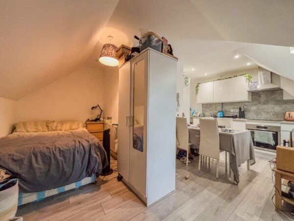 Furnished Studio Flat  - High Wycombe