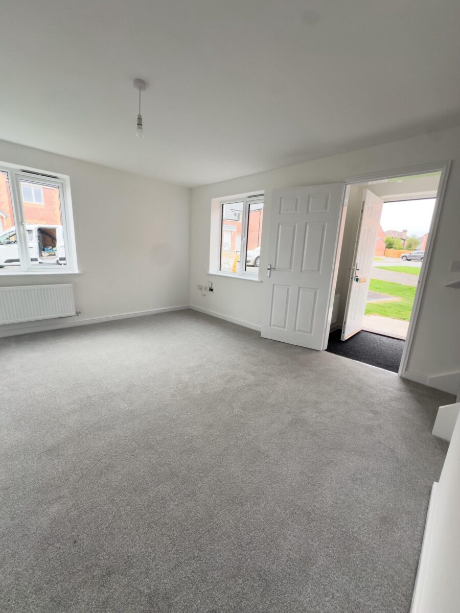 2 Bedroom House  - NG17
