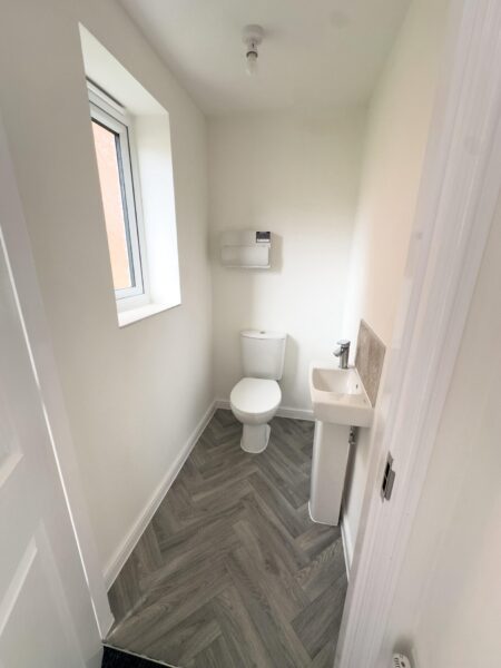 2 Bedroom House  - NG17