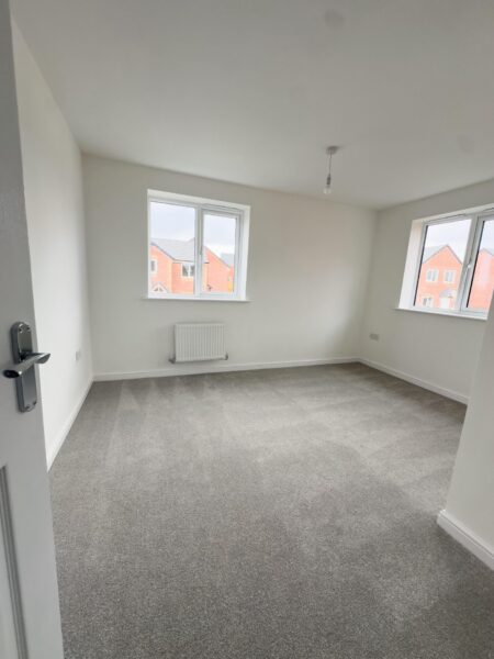 2 Bedroom House  - NG17