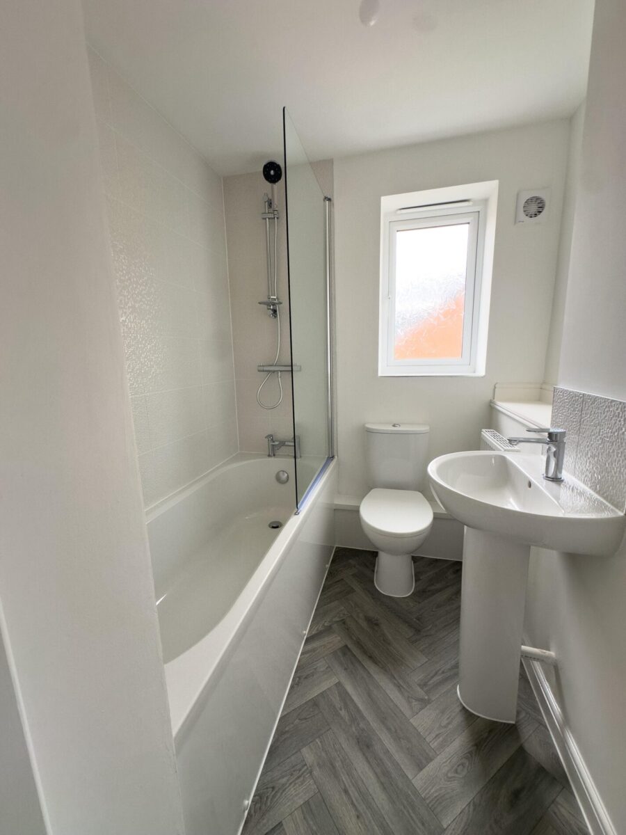 2 Bedroom House  - NG17