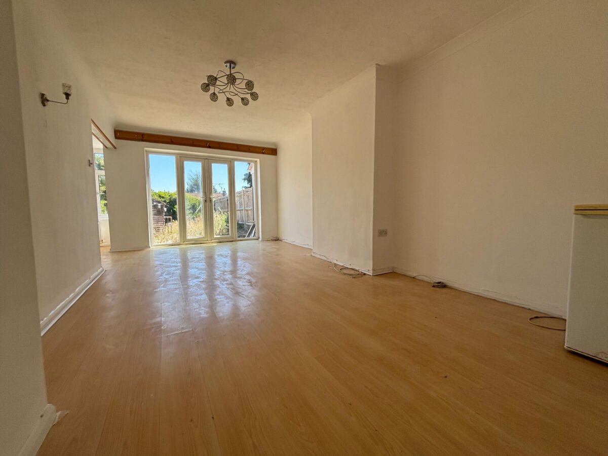 Refurbished 4 Bedroom House  - High Wycombe
