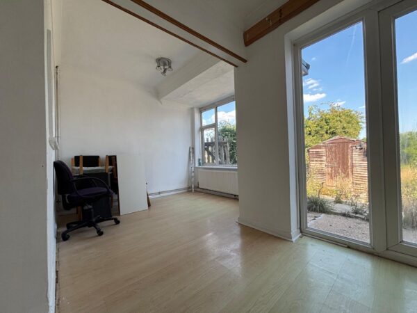 Refurbished 4 Bedroom House  - High Wycombe