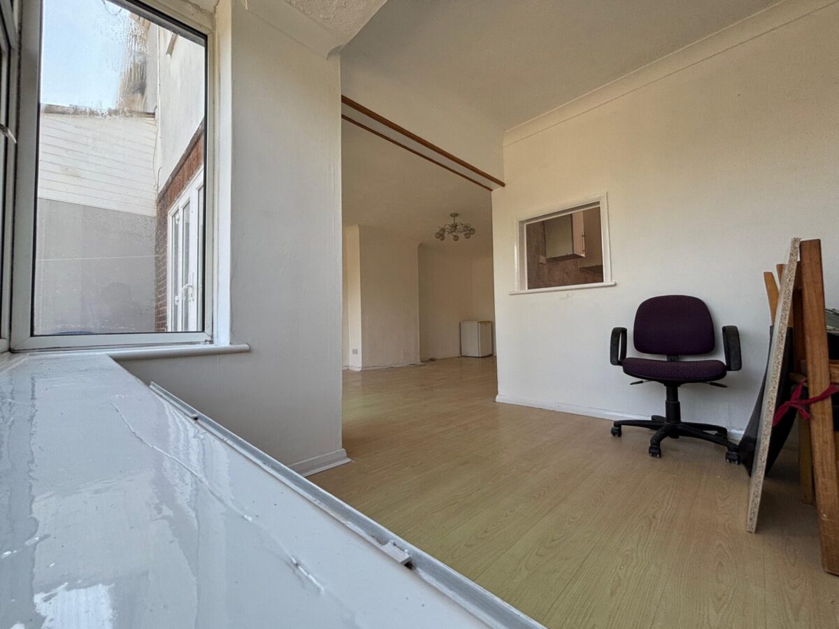 Refurbished 4 Bedroom House  - High Wycombe