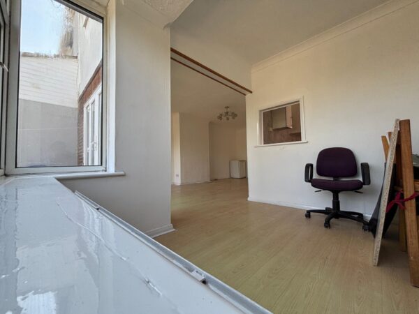 Refurbished 4 Bedroom House  - High Wycombe