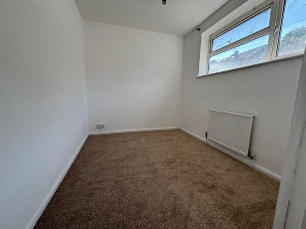 Refurbished 4 Bedroom House  - High Wycombe