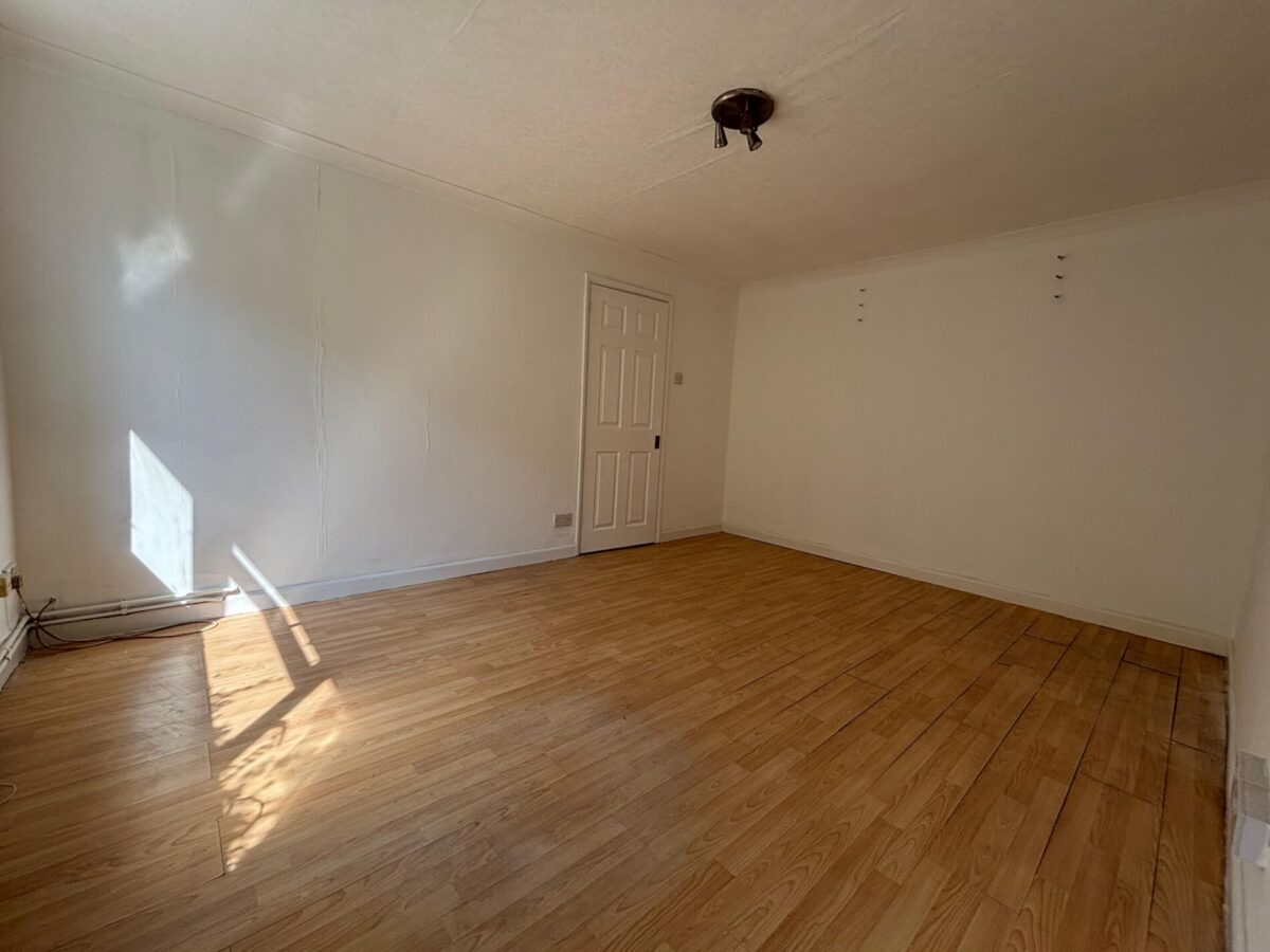 Refurbished 4 Bedroom House  - High Wycombe